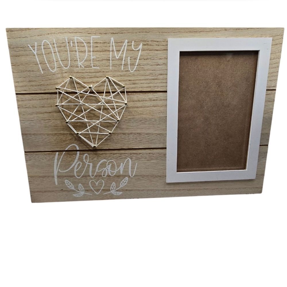 Best Friend Picture Frame, Holds 4 x 6 Inch Photo, Rustic Wooden Wall Décor